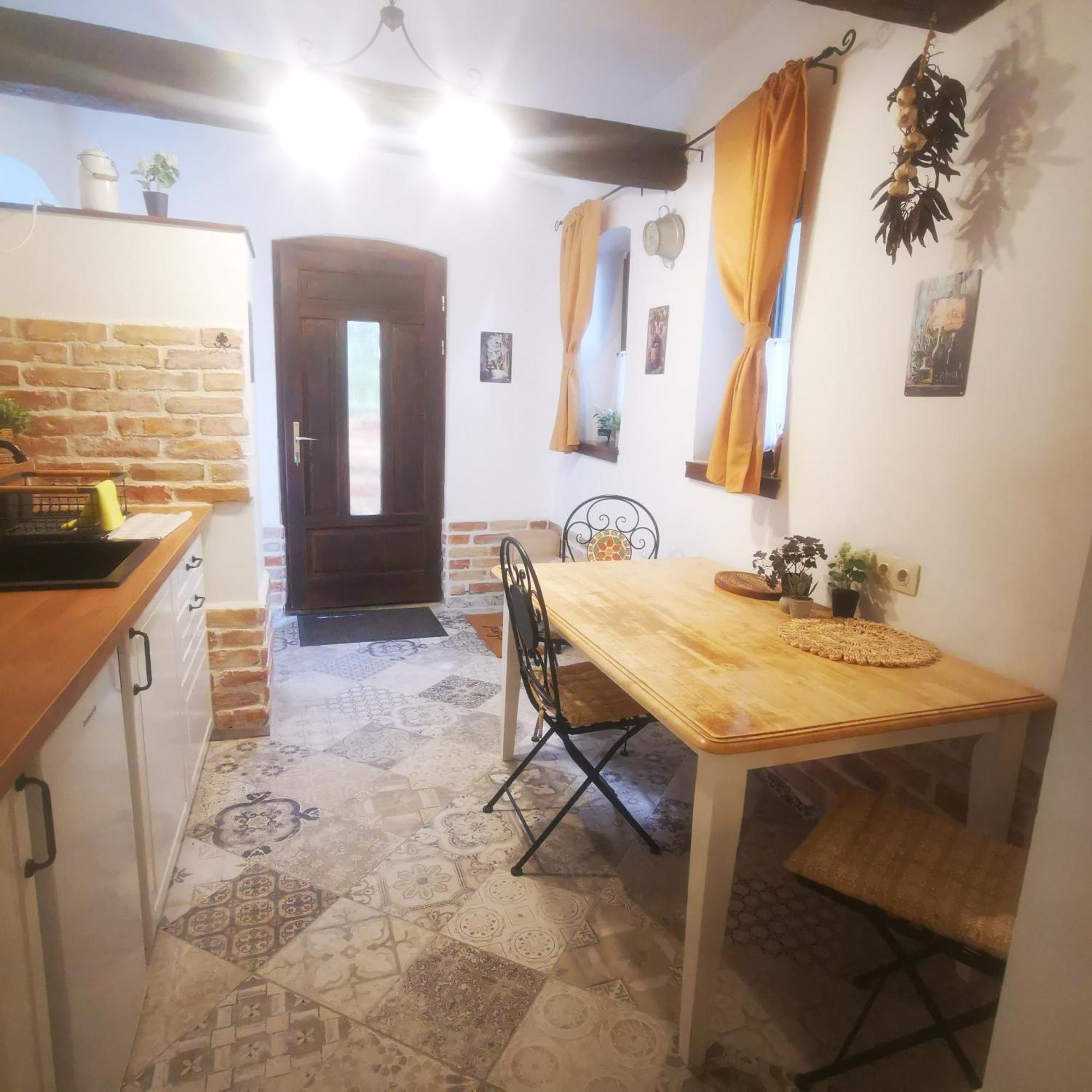 Kuria Apartman Budapest With Free Parking Eksteriør billede
